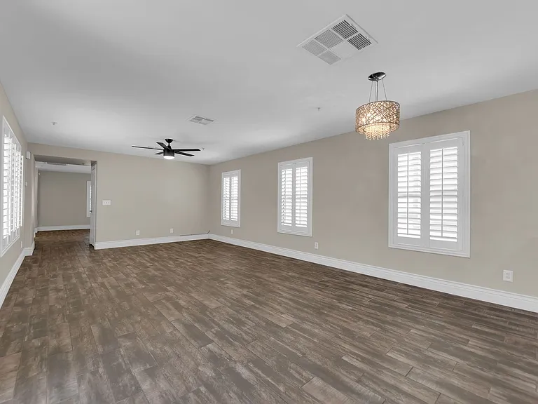 646 Monument Point St — Photo 15