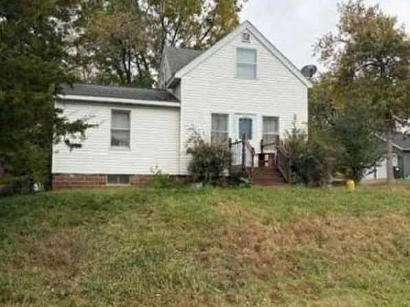 1811 11th St E, Glencoe, MN 55336