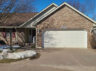 4676 Kynnelworth Dr #404, Bettendorf, IA 52722