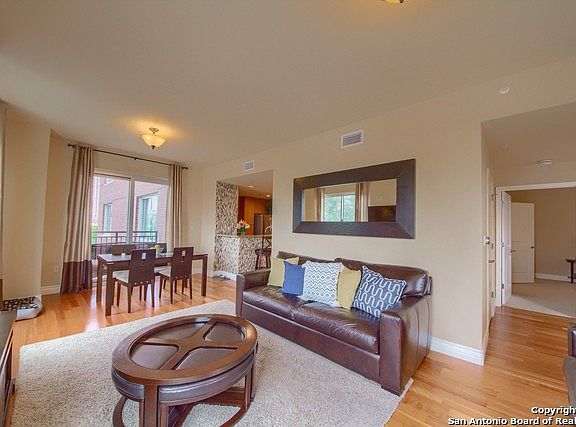 5th image of 215 North Ctr