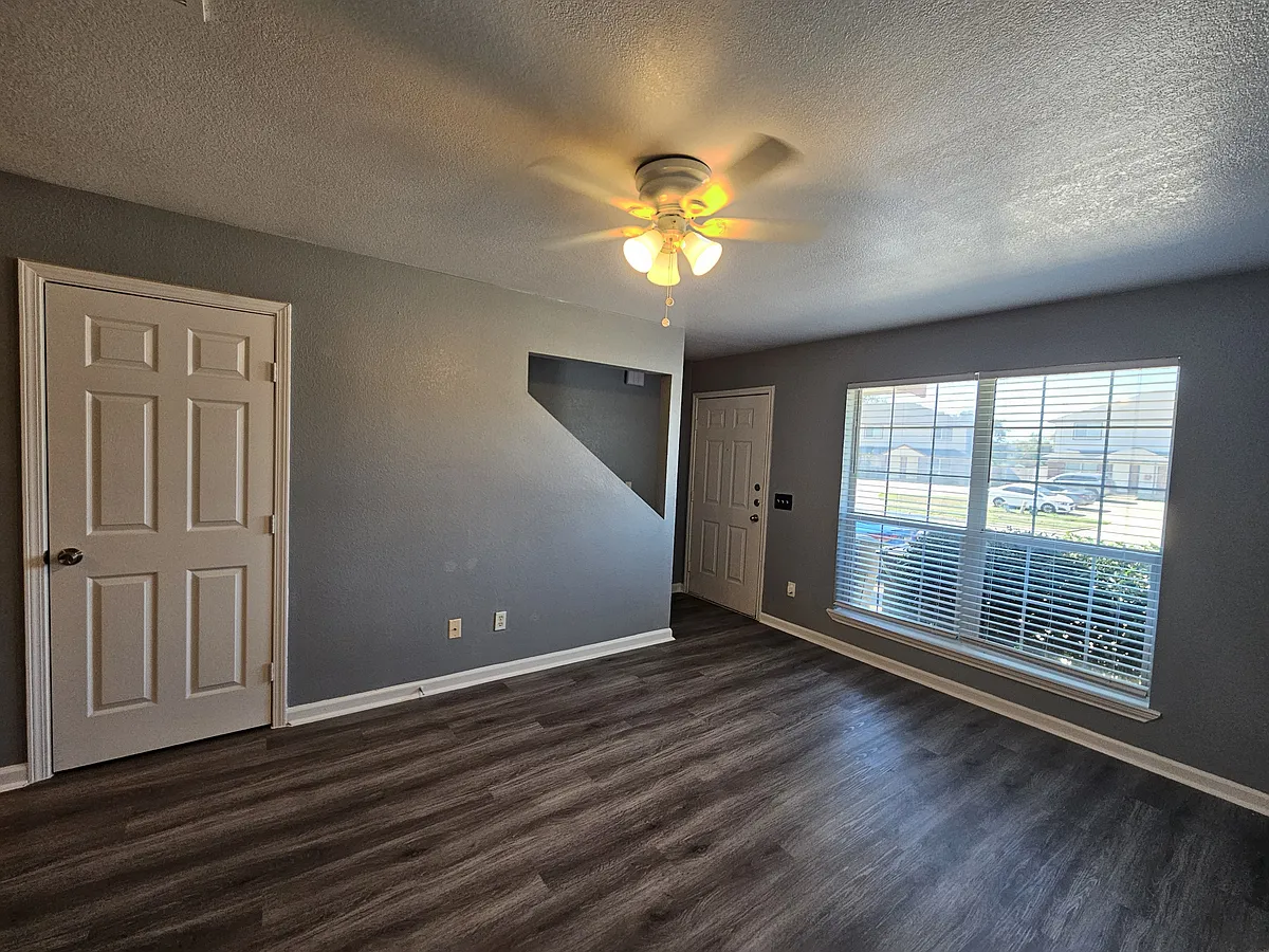 Living Room - 4005 Pilgram Dr #C