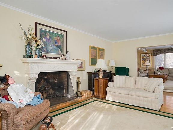 4th image of 32 Bradenham Pl