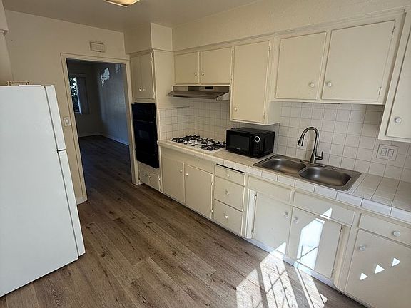 4th image of 3101-3115 Reynard Way #3103