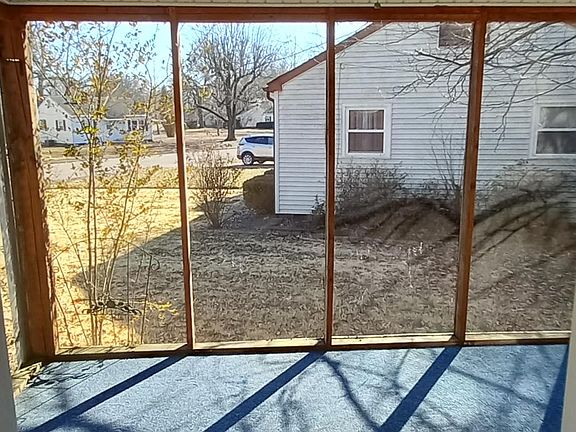 4th image of 1019 S Parker Dr
