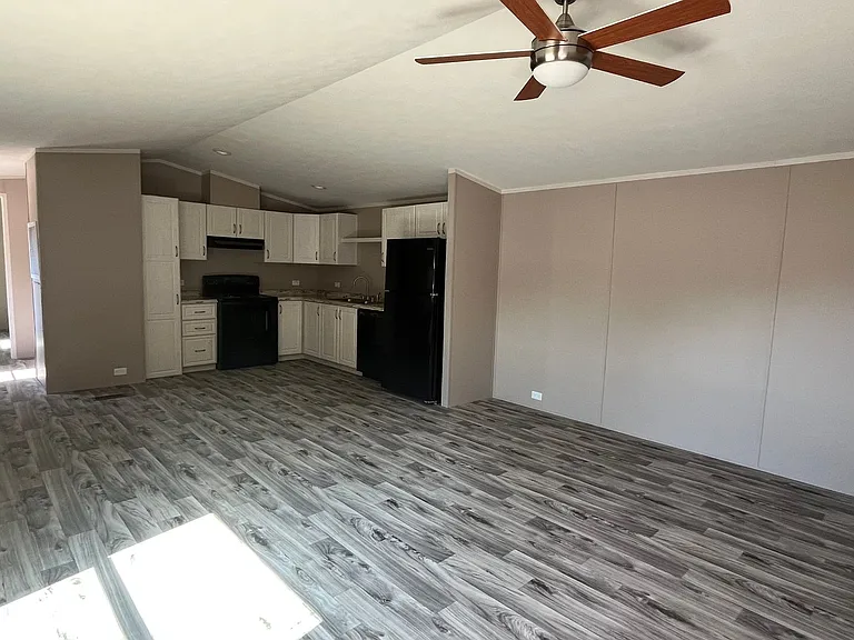 4144 Thomas St — Photo 12