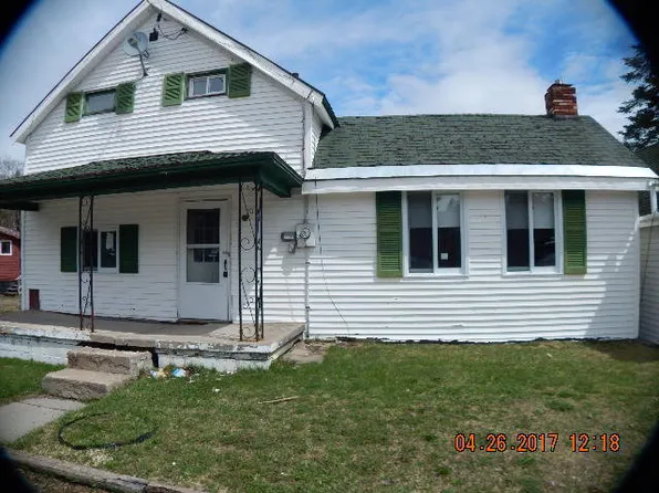 20 Berkley Ave, Tupper Lake, NY 12986