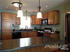 Kitchen, breakfast counter