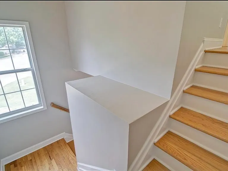 542 Parkstone Ln — Photo 13