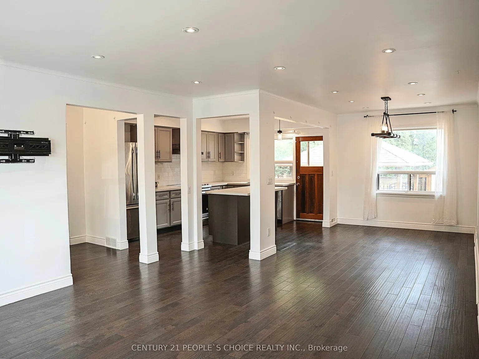 4 bed, $4,000 — Photo 4