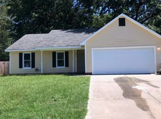 6233 Rhemish Dr, Fayetteville, NC 28304