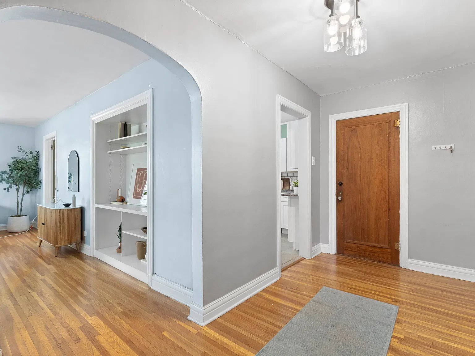 2 bed, 959 sqft, $2,050 — Photo 2
