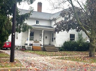 206-208 N Howell St, Owosso, MI 48867