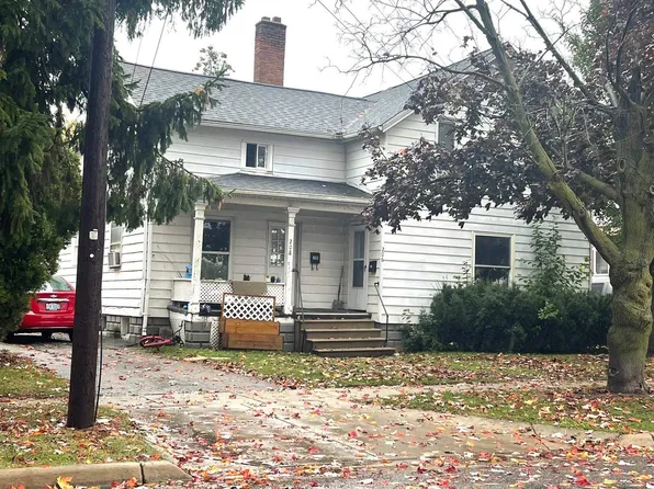 206-208 N Howell St, Owosso, MI 48867