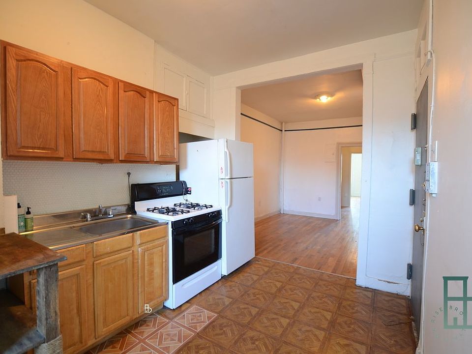 2nd image of 23 Ingraham St APT 2