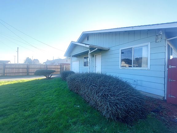 3rd image of 222 Brookings Ave