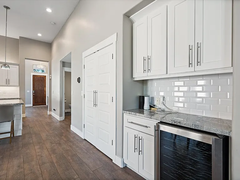 13610 E Laurel Ln — Photo 8