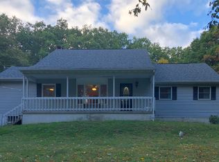 251 Sugarloaf Heights Rd, Drums, PA 18222