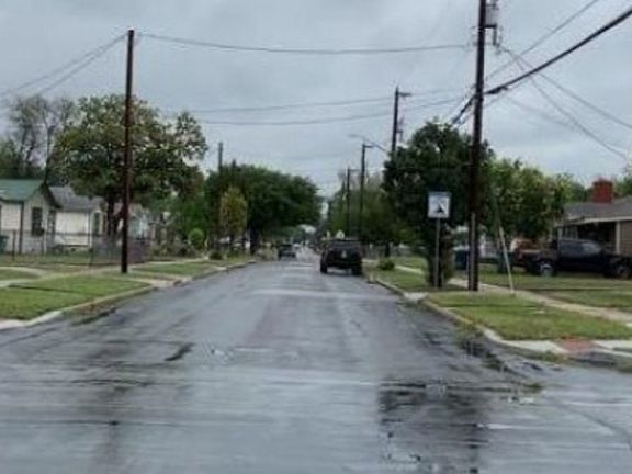 Exterior Neighborhood (street photo)