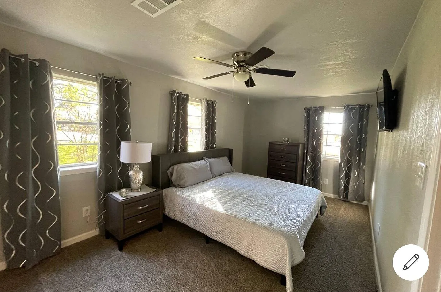 3 bed, 1750 sqft, $3,000 — Photo 3