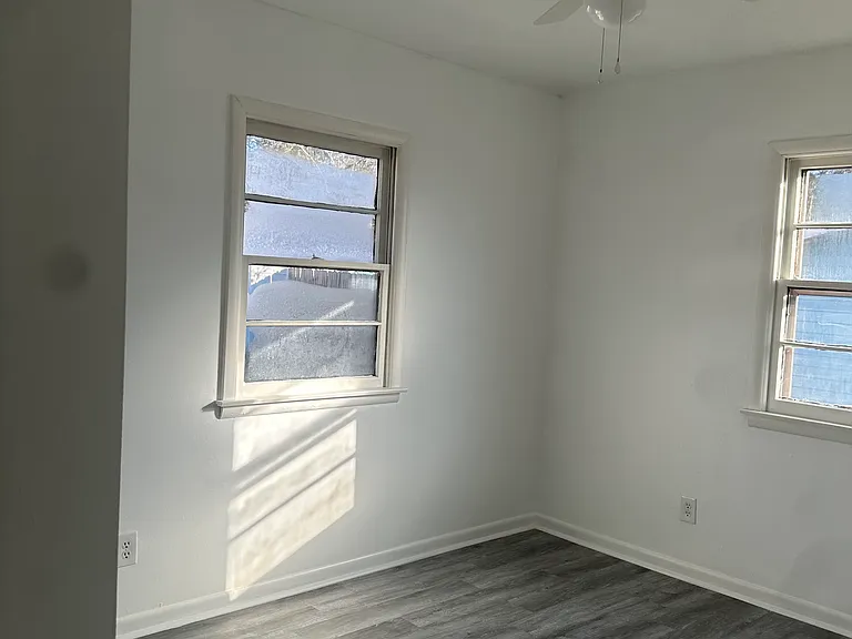 403 Ponroy St — Photo 6