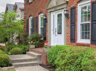 2461 Vale Dr, Lexington, KY 40514