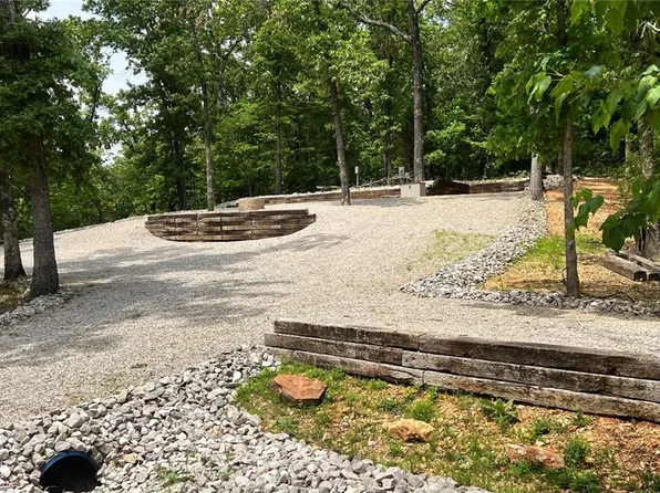 1036 Erie Trail Dr, Perryville, MO 63775