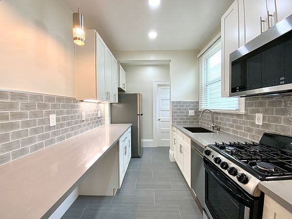 4th image of 29 Lapidge St APT 4