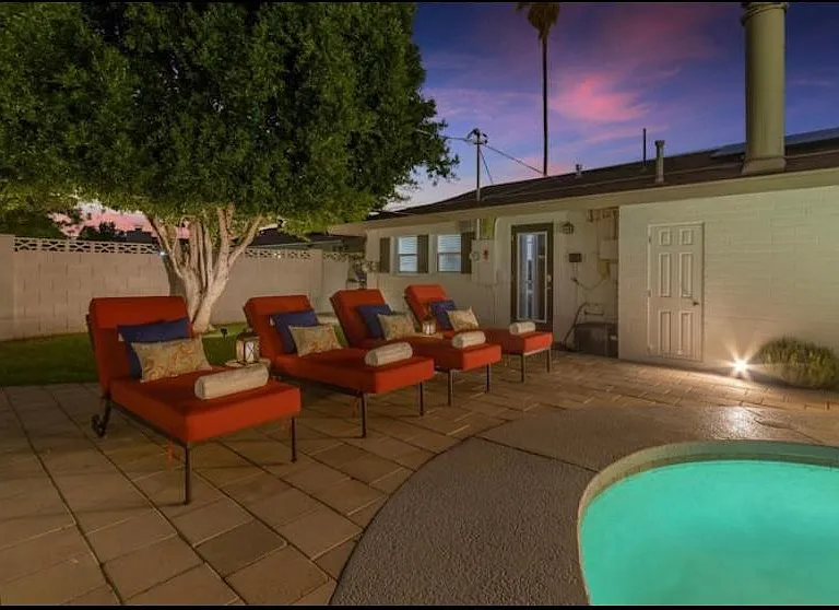 1209 E Campus Dr — Photo 16