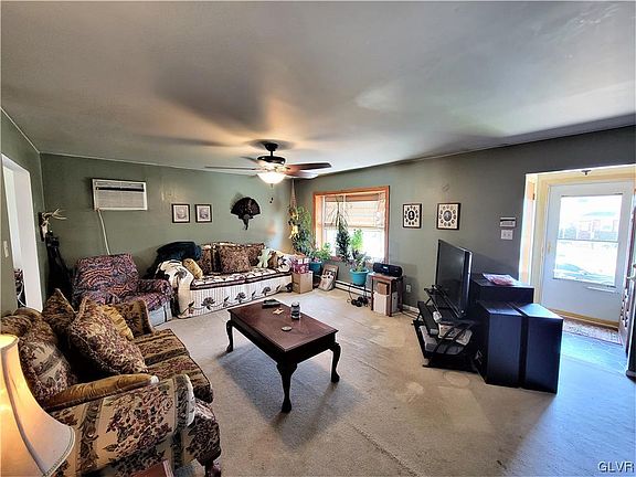 4th image of 3001 Eisenhower Dr