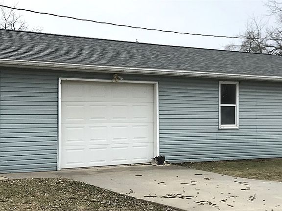2nd image of 211 NE 3rd St