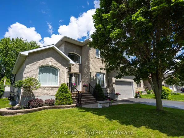 48 De La Rive Dr, Russell, ON K0A 1W0