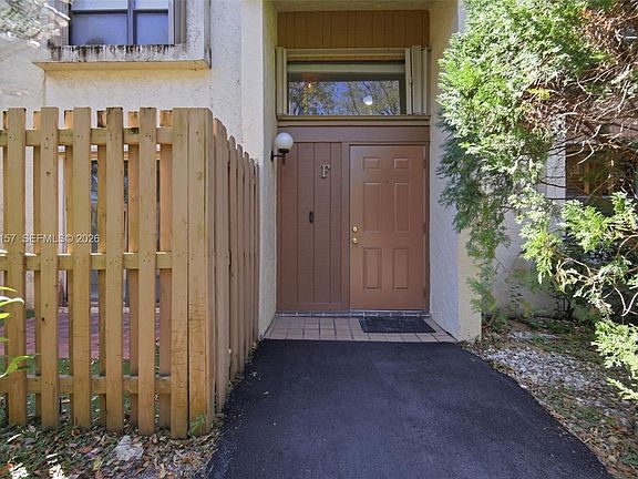 4th image of 11483 SW 109th Rd #2F