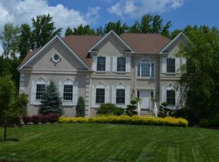 6 Buckingham Ct, Monroe Township, NJ 08831