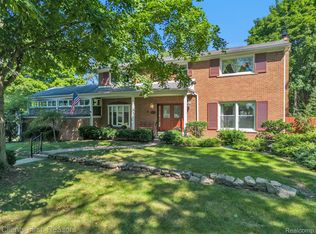 38450 Ann Arbor Trl, Livonia, MI 48150