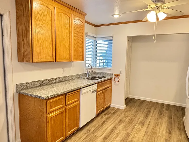 137 Argonaut St — Photo 9