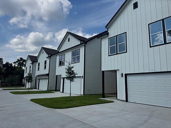 2nd image of 1304 Duff Ln