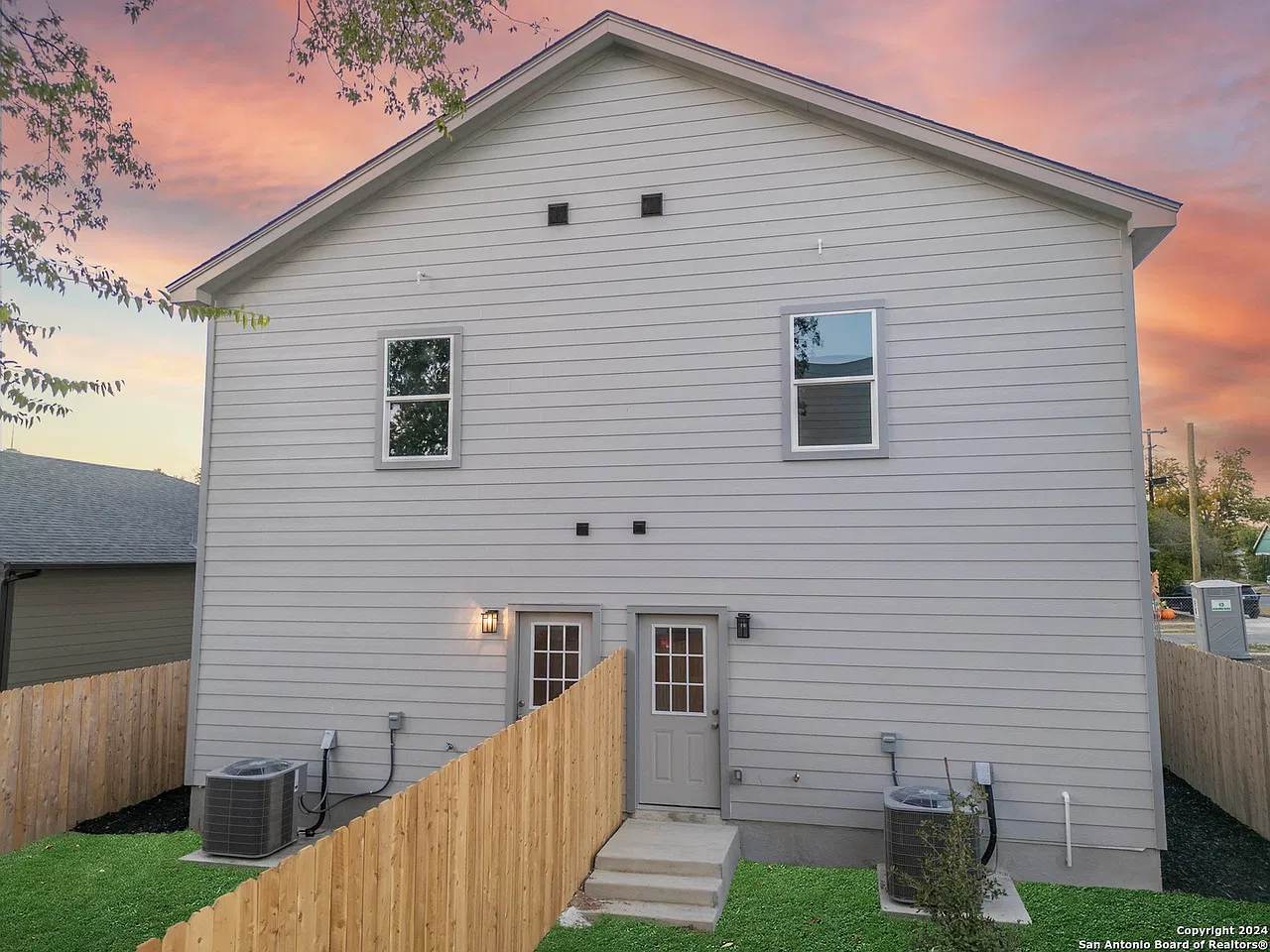 3 bed, 2.5 bath, 1400 sqft, $2,500 — Photo 4