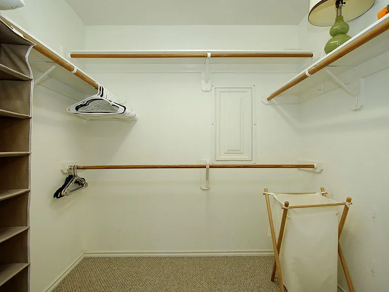 191 N Burberry Park Cir — Photo 22
