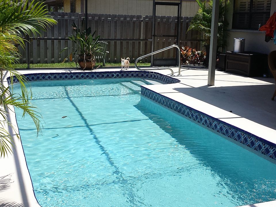 Pool, screened patio