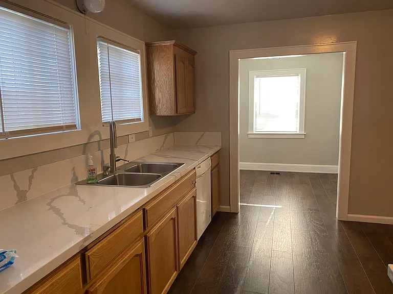 208 N 2nd Ave — Photo 6