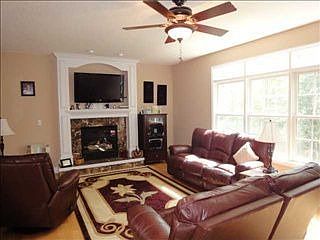 4th image of 240 Jenna Dr