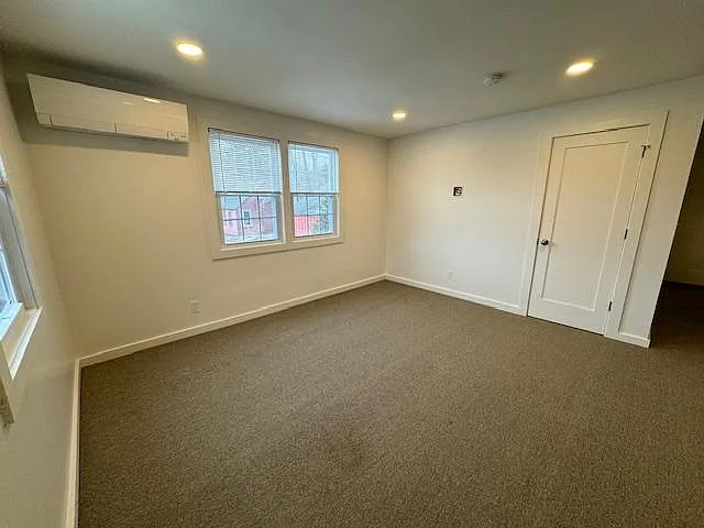 780 Farmington Ave #201 — Photo 8