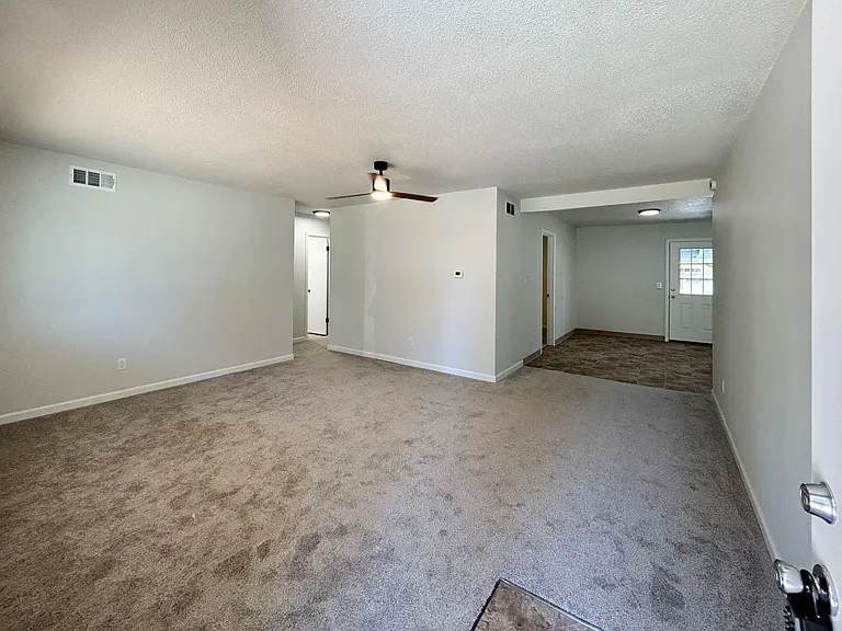 210 SW 142nd Ave — Photo 4