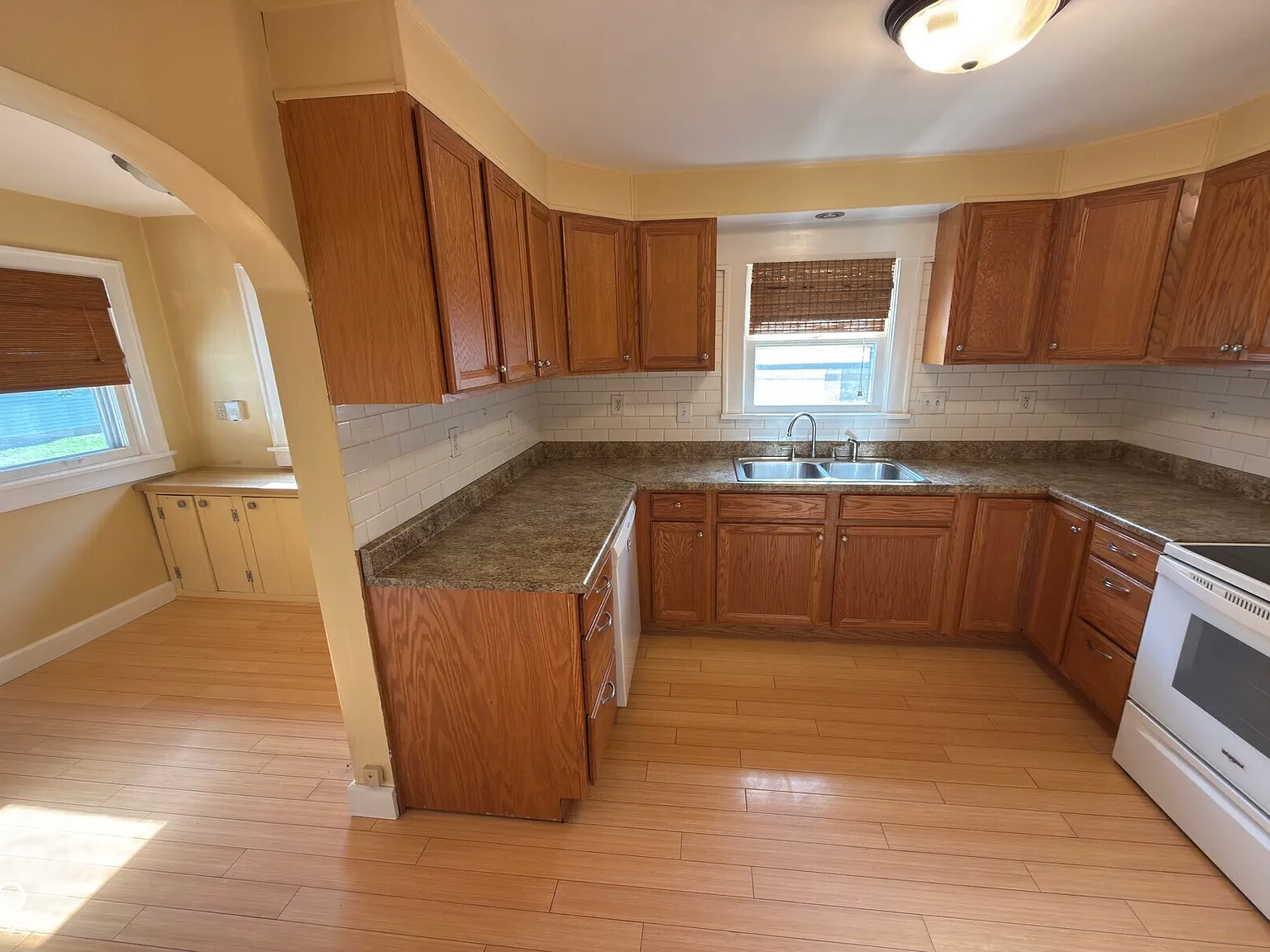 3 bed, 1.0 bath, 1456 sqft, $1,795 — Photo 3