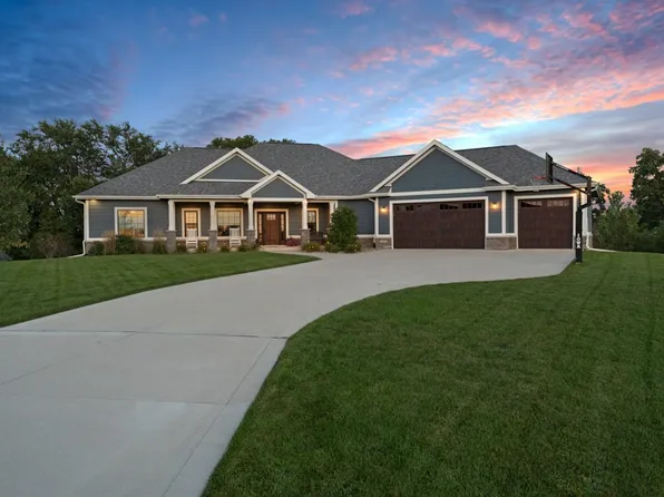 1001 Silverado Dr, Norwalk, IA 50211