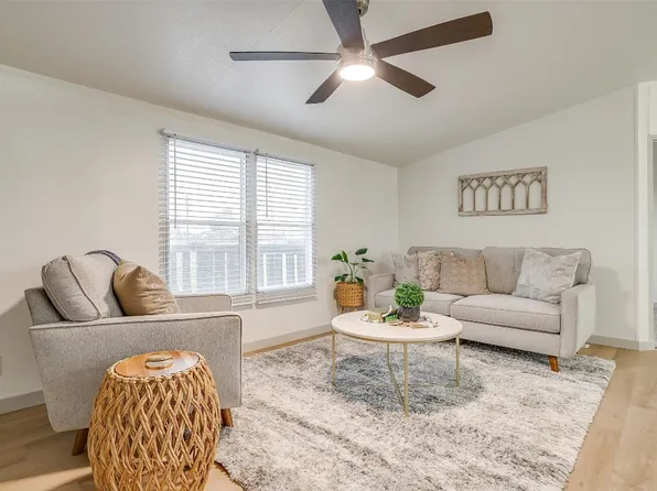 11313 Ambers Ct, Venus, TX 76084