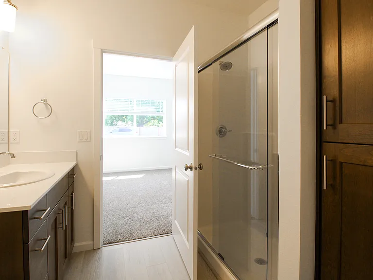 1902 SE Hankel St #14 — Photo 13