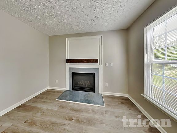 2nd image of 1829 Elkpark Dr