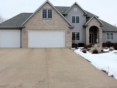 748 Blackmoor Cir, Neenah, WI, 54956