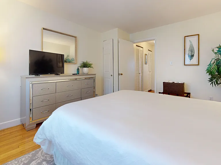 99 Chestnut St #5 — Photo 16